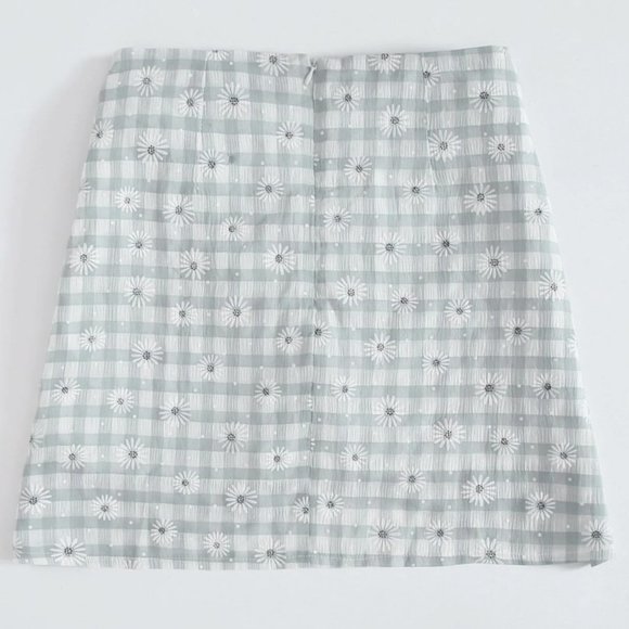SHEIN Daisy Floral Plaid Tie Front Wrap Skirt - Picture 3 of 8